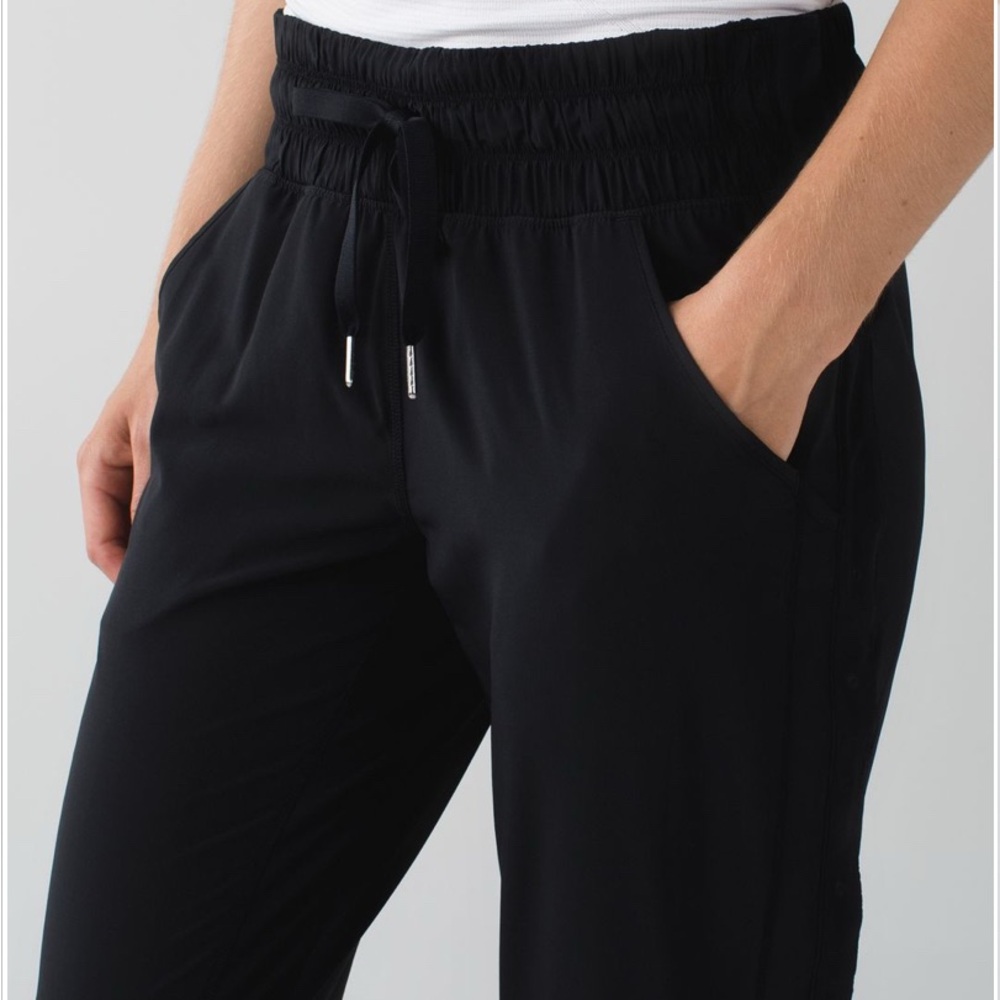 Lululemon Tearaway Pant Black size 4 - Picture 4 of 12
